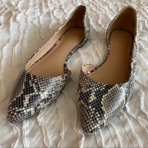 Snakeskin flats!